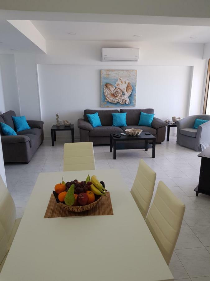 Haig'S Dream Flat On The Beach Ларнака Экстерьер фото