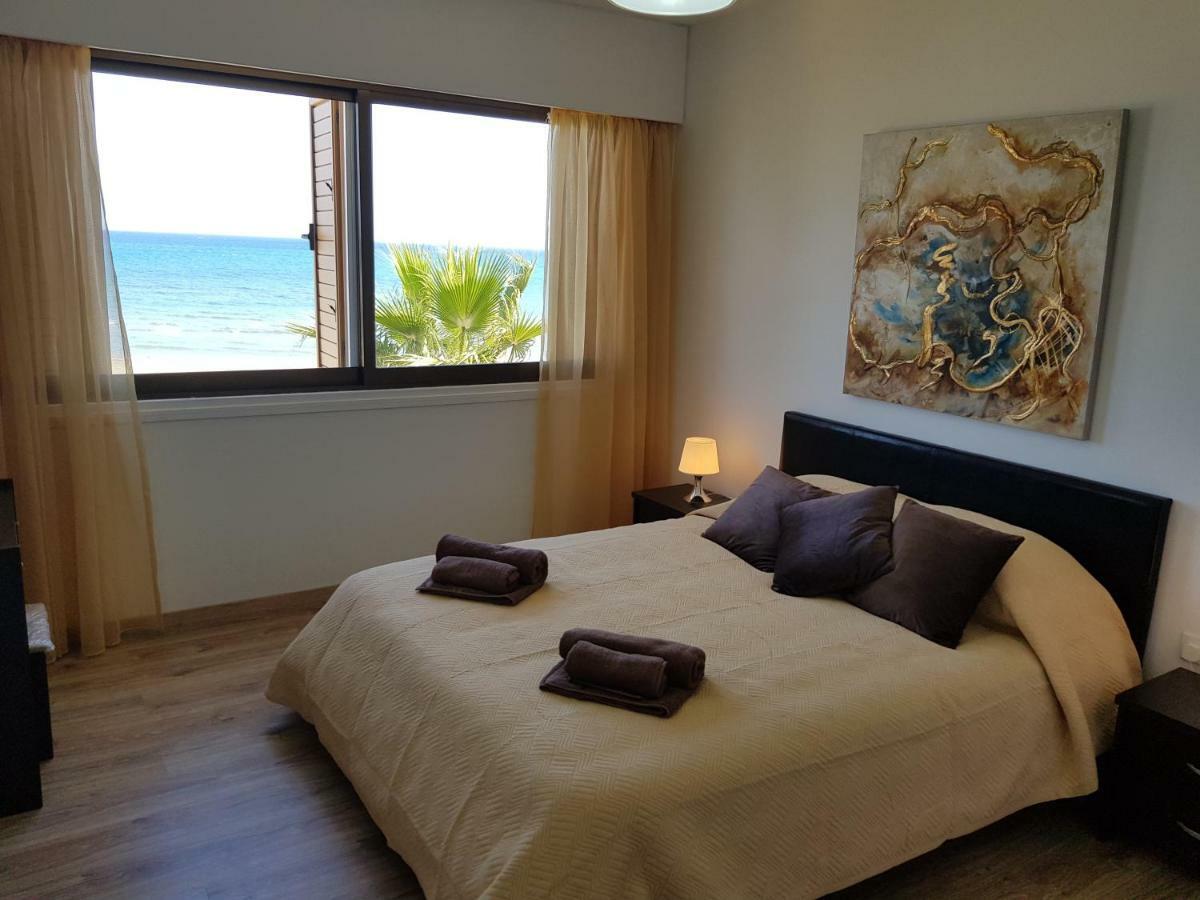 Haig'S Dream Flat On The Beach Ларнака Экстерьер фото