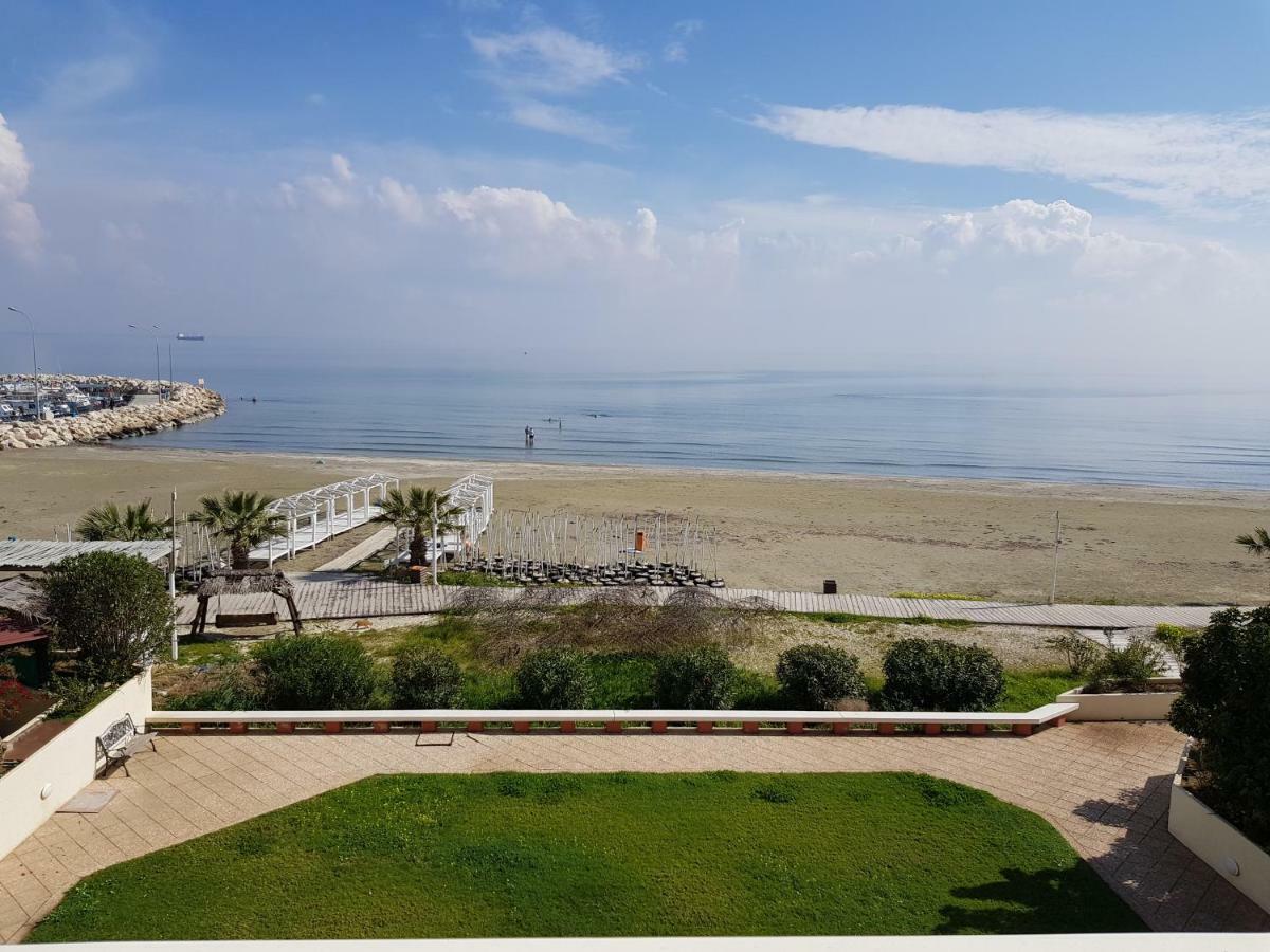 Haig'S Dream Flat On The Beach Ларнака Экстерьер фото